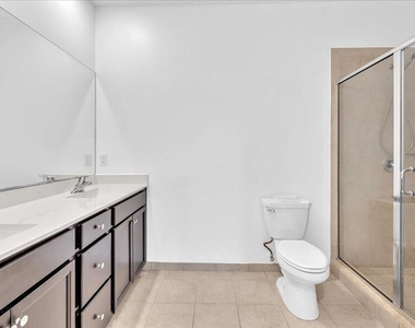 20538 Ne 2nd Court - Photo Thumbnail 17