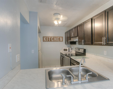 2500 W 67th Place - Photo Thumbnail 5