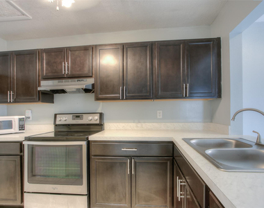 2500 W 67th Place - Photo Thumbnail 6