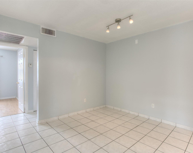2500 W 67th Place - Photo Thumbnail 4