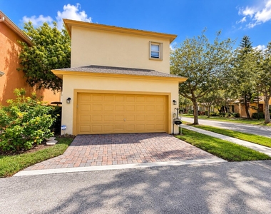 2590 Se Pineland Drive - Photo Thumbnail 1