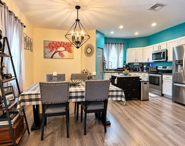 2590 Se Pineland Drive - Photo Thumbnail 7