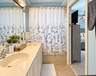 2590 Se Pineland Drive - Photo Thumbnail 13