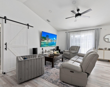 5789 Nw Belwood Circle - Photo Thumbnail 6