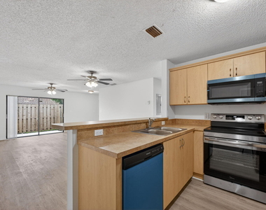 4983 Nw 95th Avenue - Photo Thumbnail 10