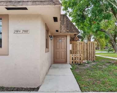 4983 Nw 95th Avenue - Photo Thumbnail 1