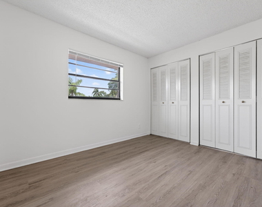 4983 Nw 95th Avenue - Photo Thumbnail 7