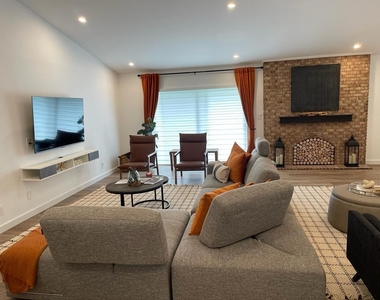7360 San Sebastian Drive - Photo Thumbnail 4