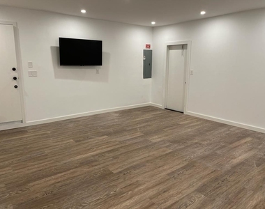 7360 San Sebastian Drive - Photo Thumbnail 22