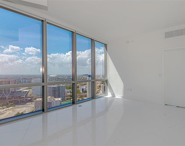 851 Ne 1st Avenue - Photo Thumbnail 4