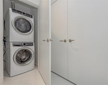 851 Ne 1st Avenue - Photo Thumbnail 14
