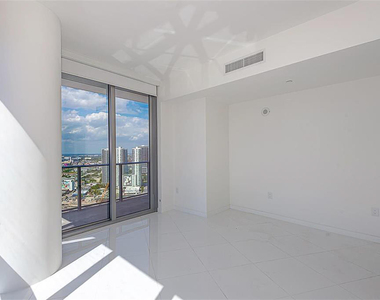 851 Ne 1st Avenue - Photo Thumbnail 18