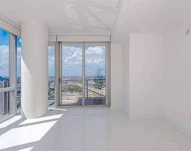 851 Ne 1st Avenue - Photo Thumbnail 17
