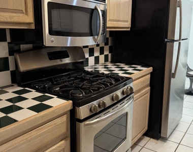 1601 S Flagler Drive - Photo Thumbnail 3
