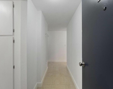 1601 S Flagler Drive - Photo Thumbnail 2