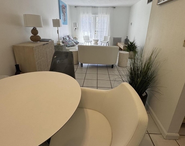 1601 S Flagler Drive - Photo Thumbnail 11