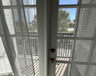 1601 S Flagler Drive - Photo Thumbnail 14