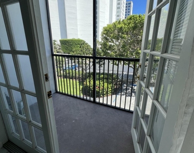 1601 S Flagler Drive - Photo Thumbnail 8