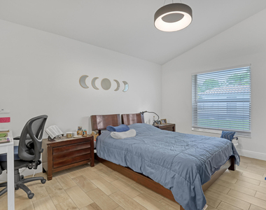 1784 Barnstable Road - Photo Thumbnail 15