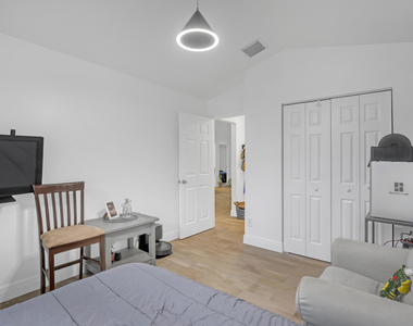 1784 Barnstable Road - Photo Thumbnail 21