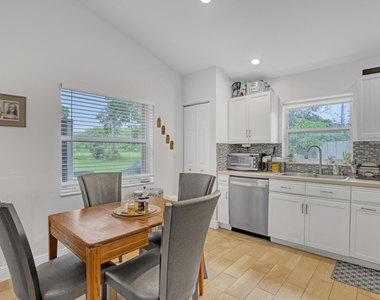 1784 Barnstable Road - Photo Thumbnail 12