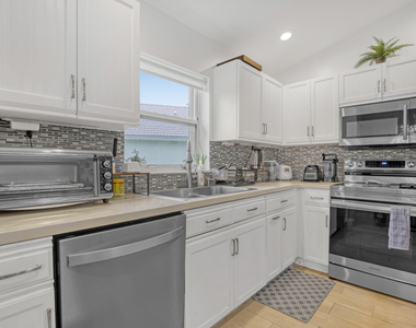 1784 Barnstable Road - Photo Thumbnail 14