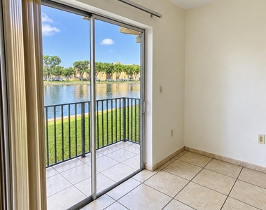 4709 Nw 7th Street - Photo Thumbnail 2