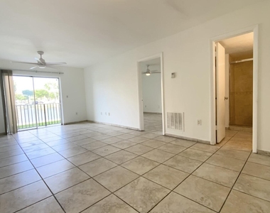4709 Nw 7th Street - Photo Thumbnail 6