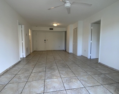 4709 Nw 7th Street - Photo Thumbnail 20