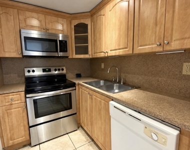 4709 Nw 7th Street - Photo Thumbnail 7