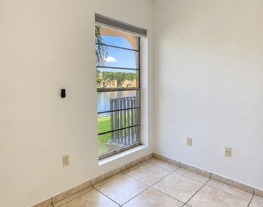 4709 Nw 7th Street - Photo Thumbnail 14
