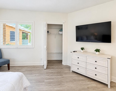 8358 Mulligan Circle - Photo Thumbnail 7