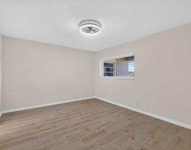 331 Sw 8th - Photo Thumbnail 13