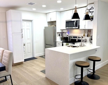 100 Sw 7th Street - Photo Thumbnail 6