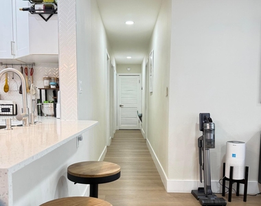 100 Sw 7th Street - Photo Thumbnail 8