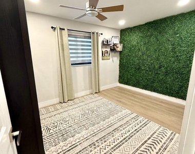 100 Sw 7th Street - Photo Thumbnail 11