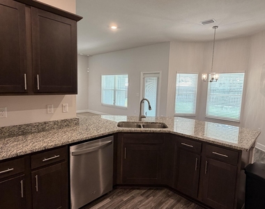 5237 Nw Reba Circle - Photo Thumbnail 12