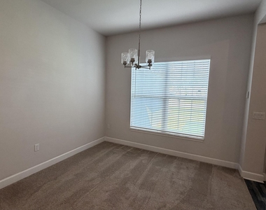 5237 Nw Reba Circle - Photo Thumbnail 6
