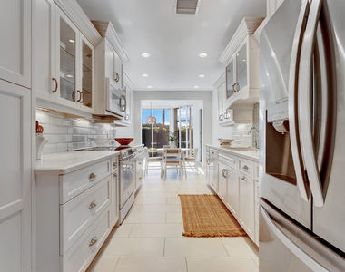 310 Spyglass Way - Photo Thumbnail 6