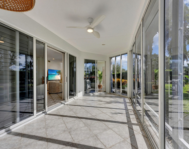 310 Spyglass Way - Photo Thumbnail 8