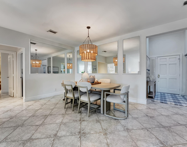 310 Spyglass Way - Photo Thumbnail 3