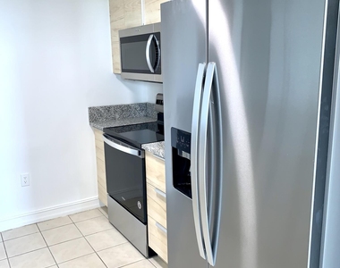 117 Nw 42nd Avenue - Photo Thumbnail 8