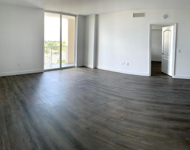 117 Nw 42nd Avenue - Photo Thumbnail 5