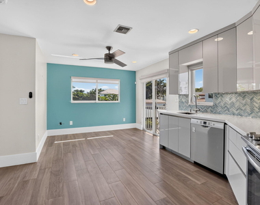 175 Ne Olive Way - Photo Thumbnail 7