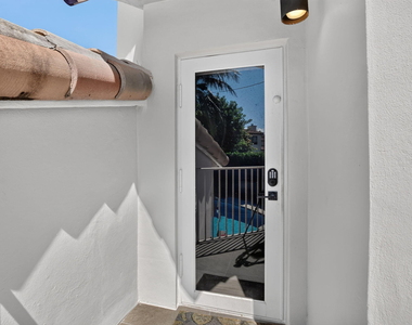 175 Ne Olive Way - Photo Thumbnail 4