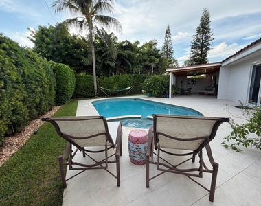 175 Ne Olive Way - Photo Thumbnail 24