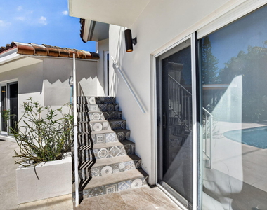 175 Ne Olive Way - Photo Thumbnail 3