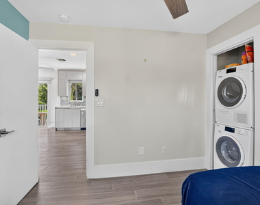 175 Ne Olive Way - Photo Thumbnail 17