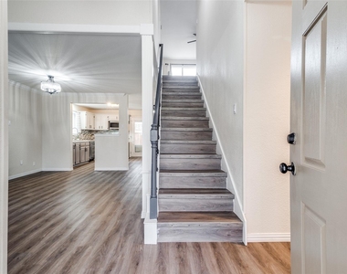 1846 Tucson Drive - Photo Thumbnail 8