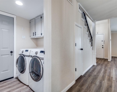 1846 Tucson Drive - Photo Thumbnail 10